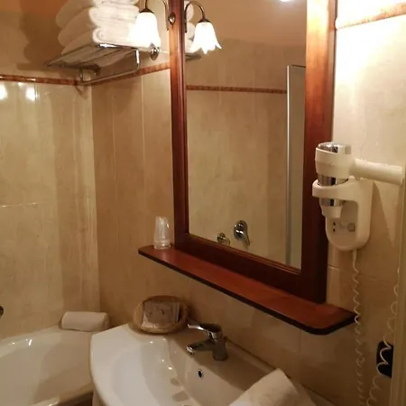 Peretti 4*