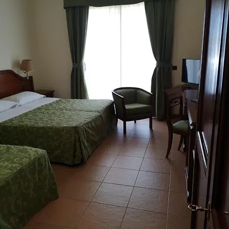 Peretti 4*