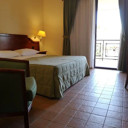 Peretti 4*